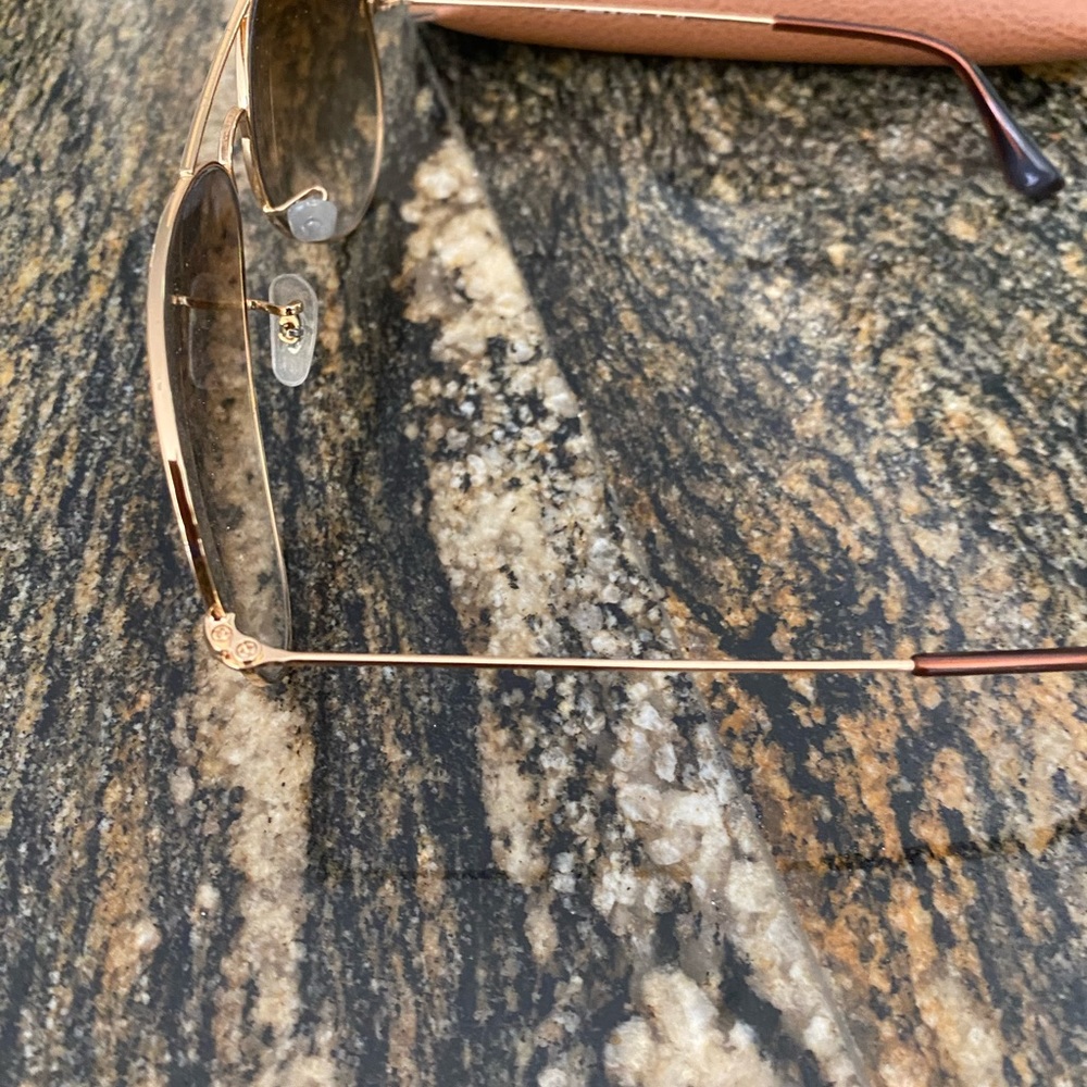 Ray Ban Aviators - Picture 2 of 2